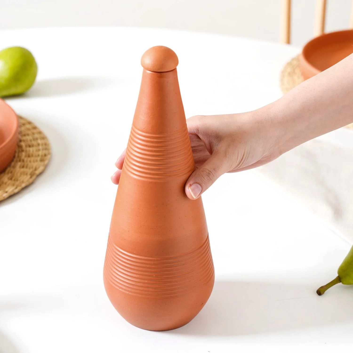 Terracotta Taper Water Bottle 800ml - Image 2