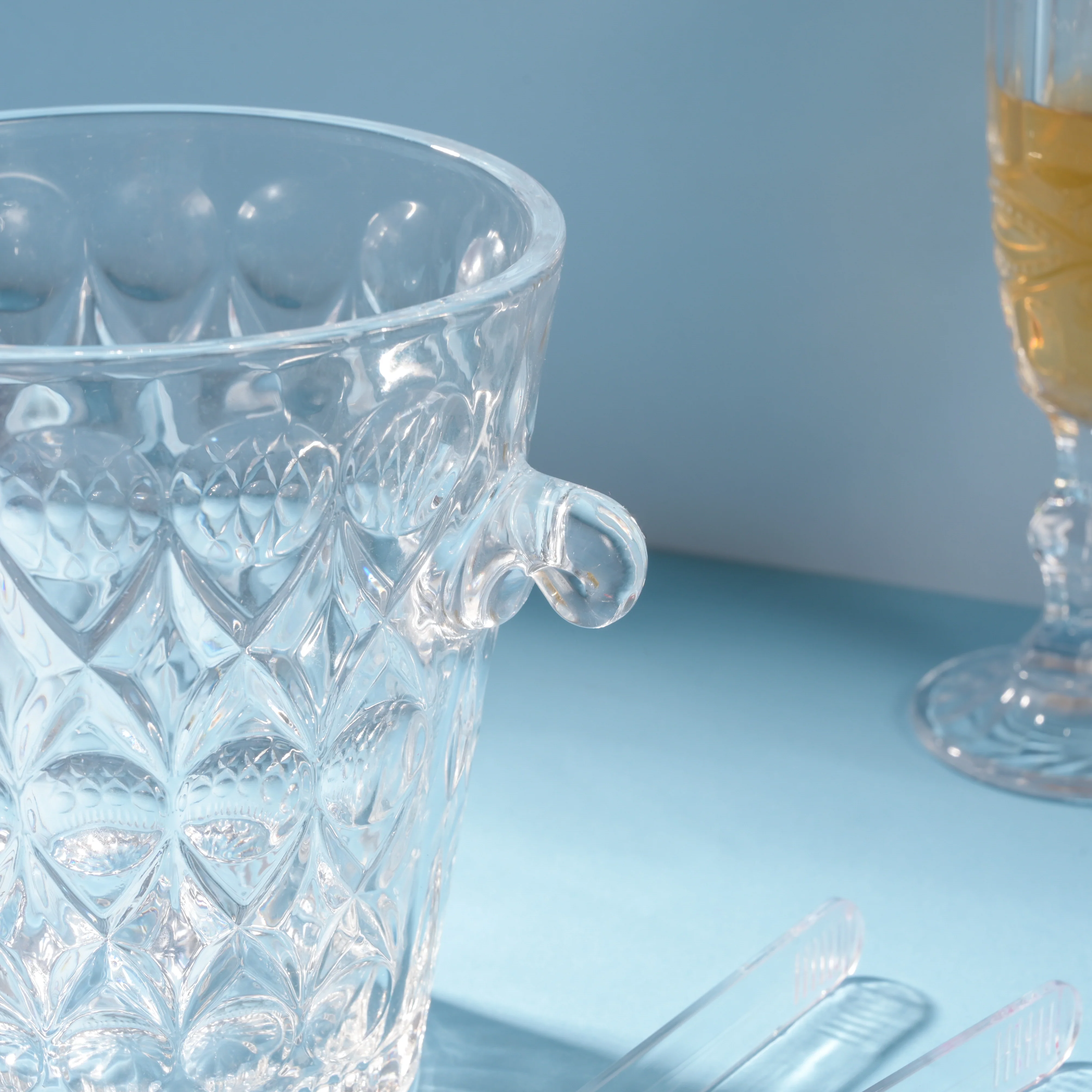 Textured Glass Ice Bucket With Handle - Image 5