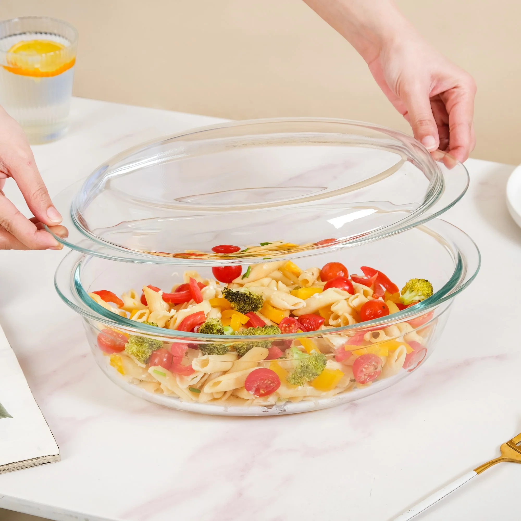 Transparent Oval Glass Casserole Dish With Lid 3300ml - Image 8