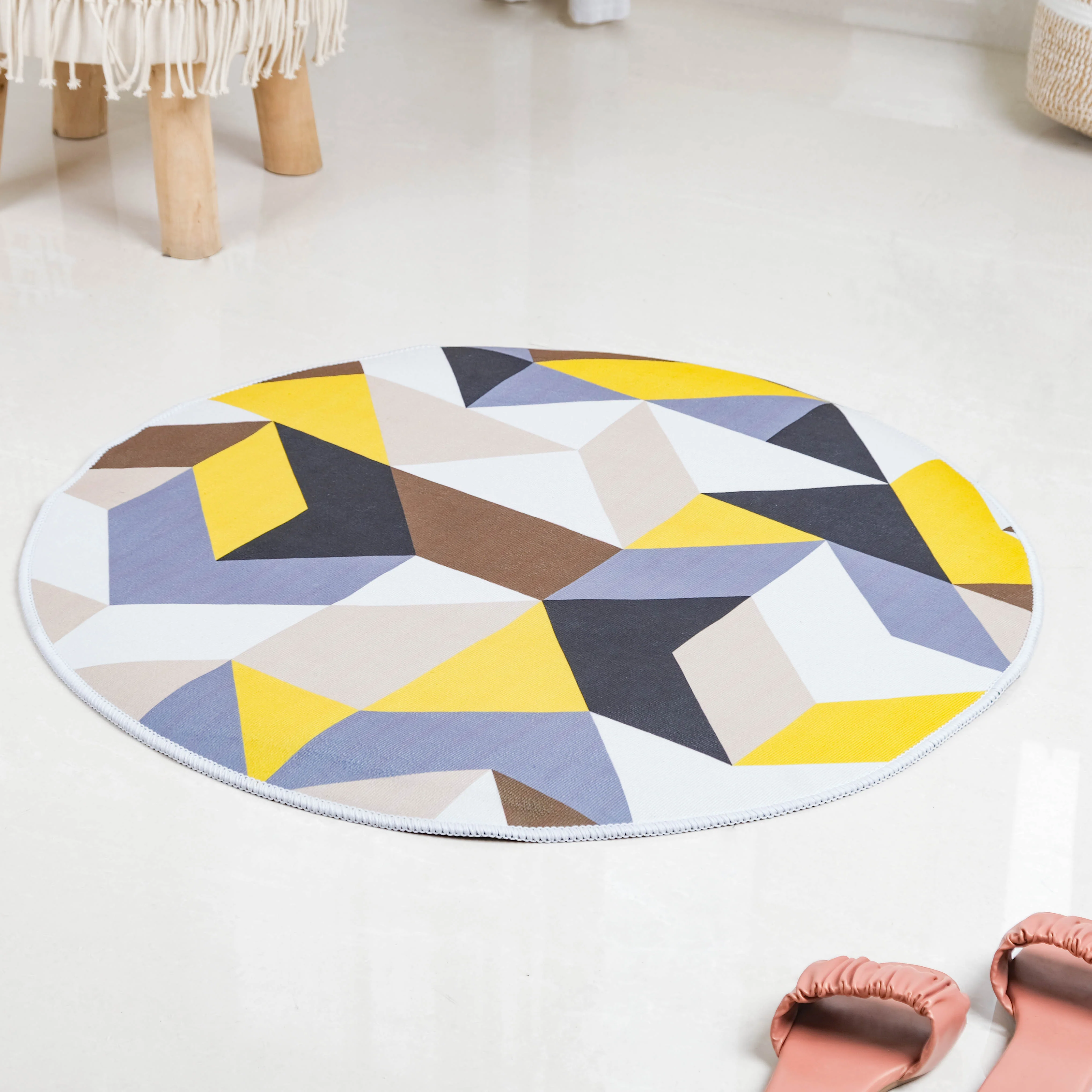 Triangle Pattern Round Rug - Image 3