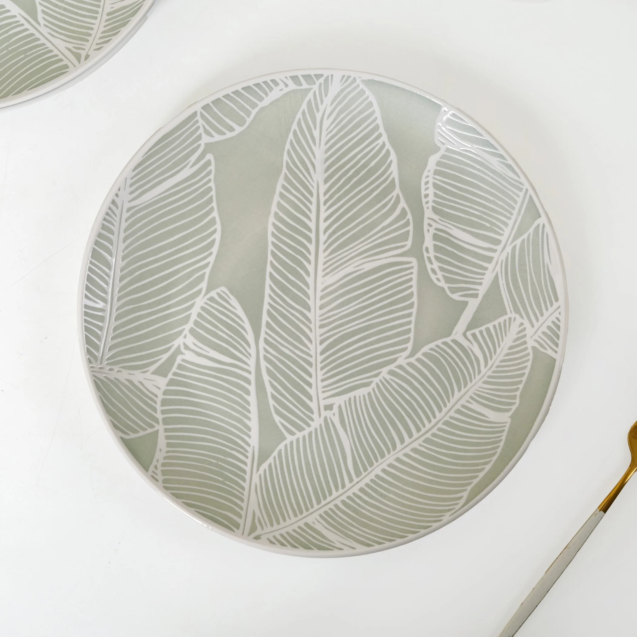 Tropica Banana Leaf Embossed Dinner Plate Set Of 4 Mint 10 Inch - Image 6