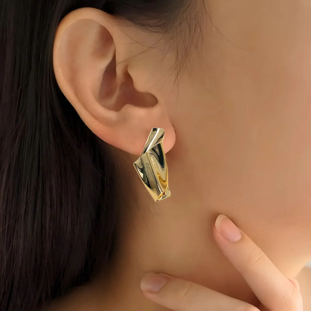 Twisted Form Drop Earrings Gold - Image 2