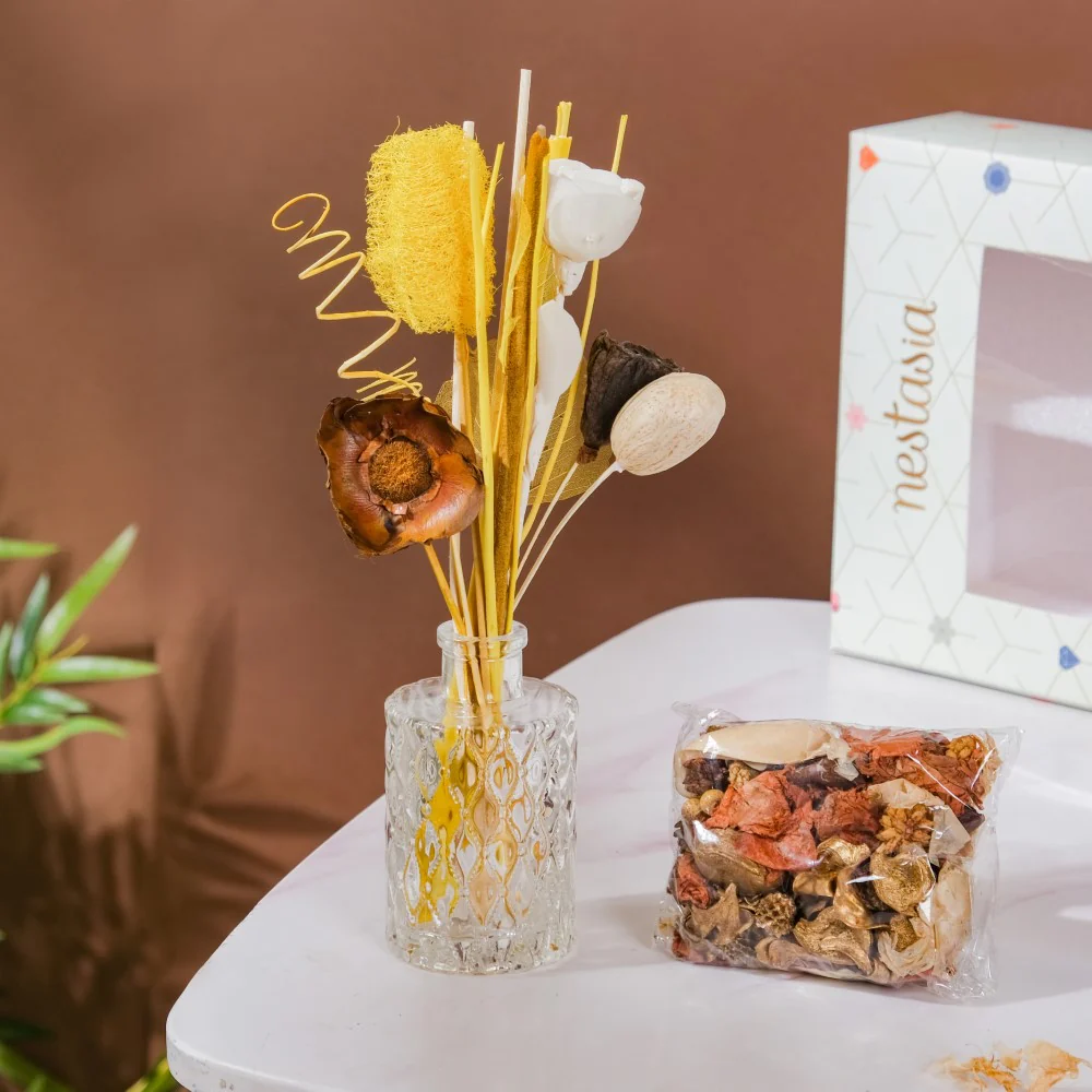 Vanilla Bouquet Reed Diffuser And Potpourri Gift Set Of 3 - Image 11