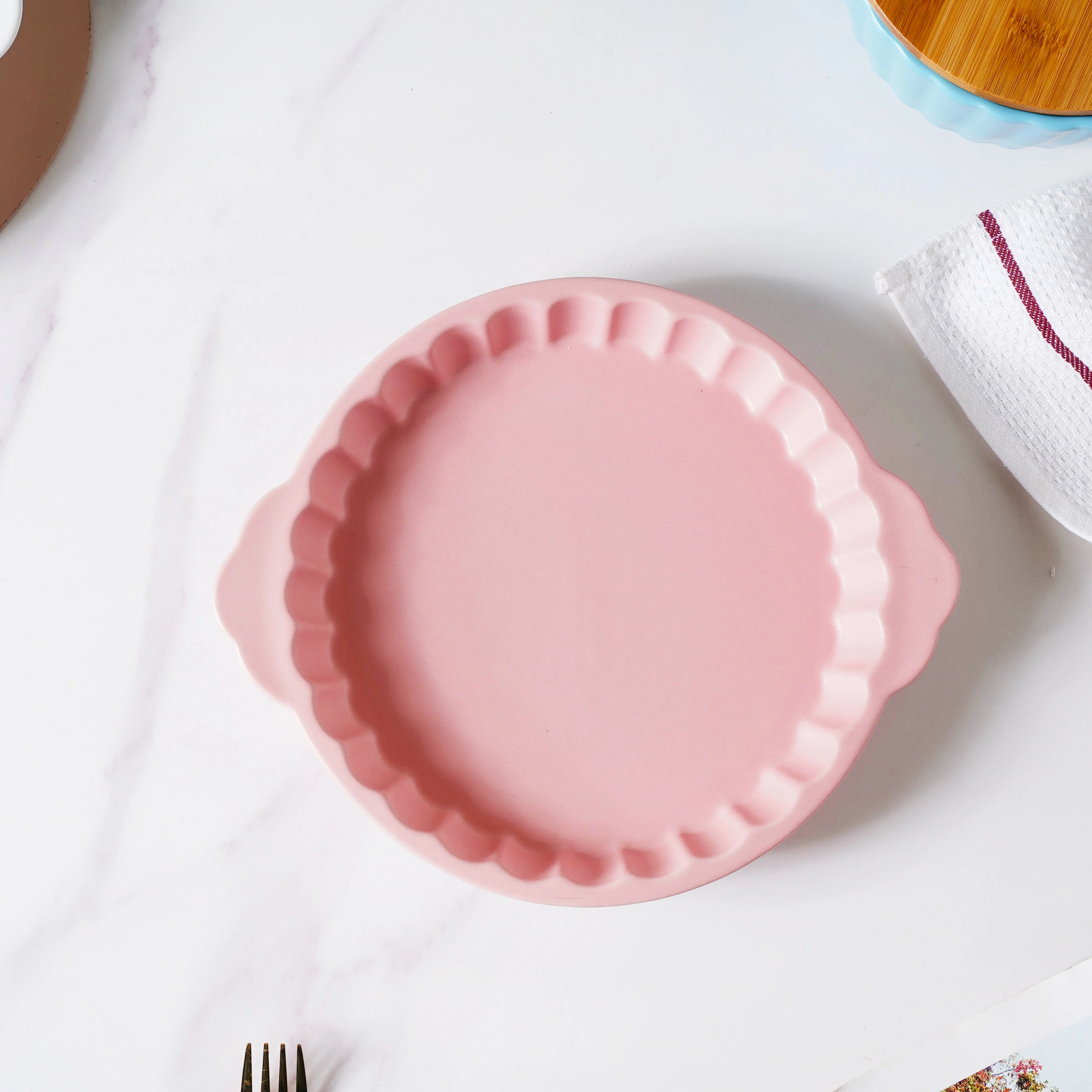 Very Berry Pink Baking Tray 10 Inch - Image 5
