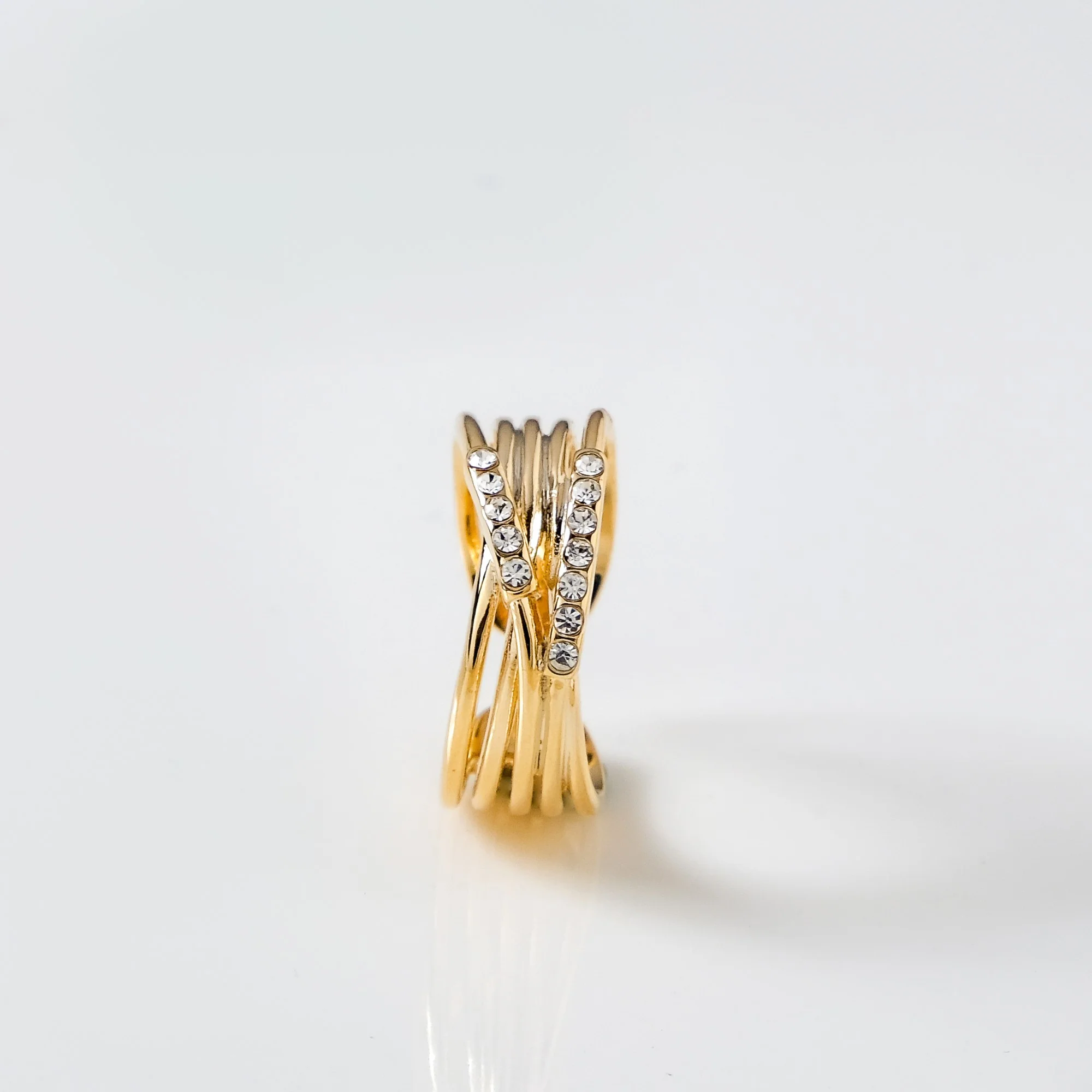 Vogue Radiance Layered Gold Ring - Image 5