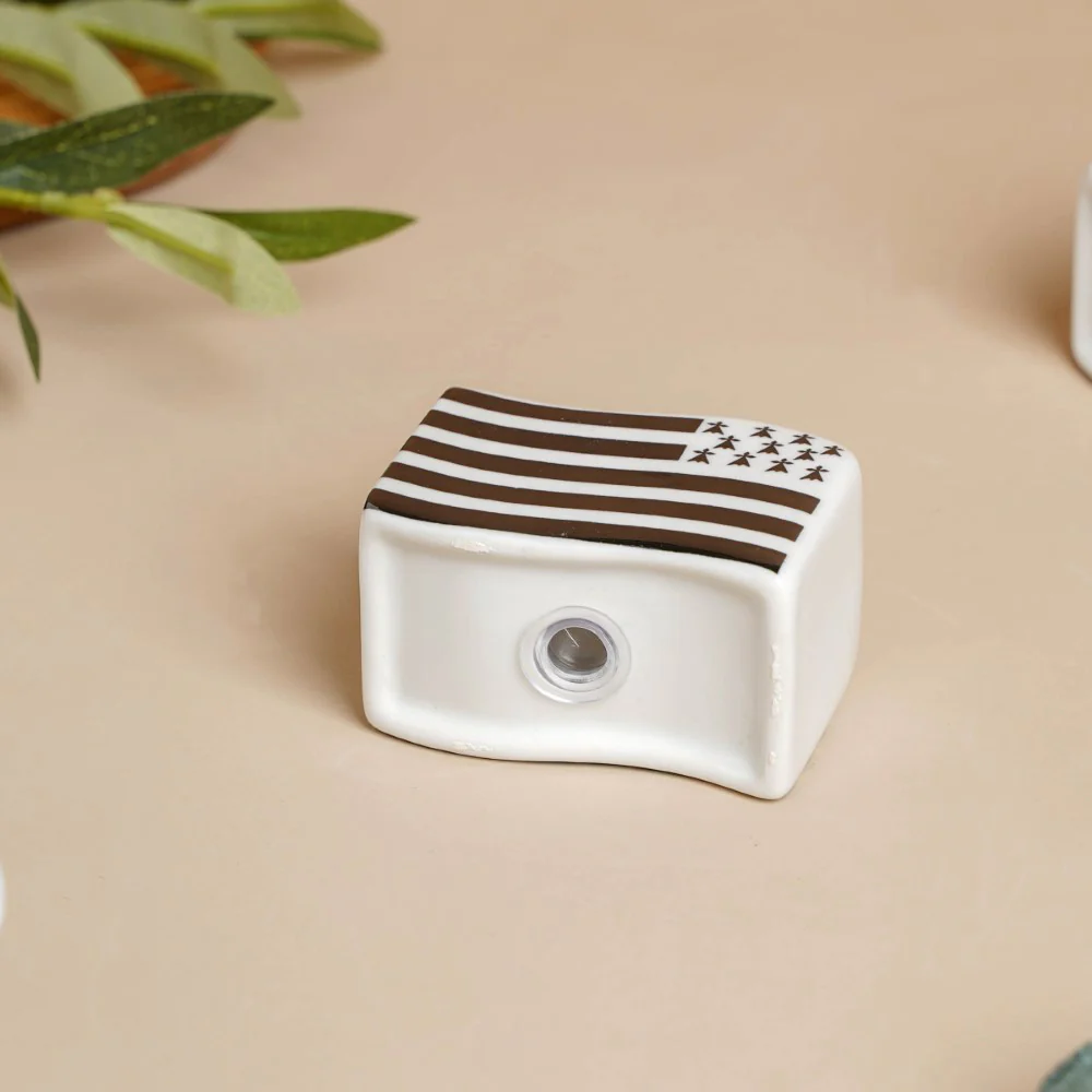 Wavy Ceramic Salt And Pepper Shakers Set Black And White - Image 4