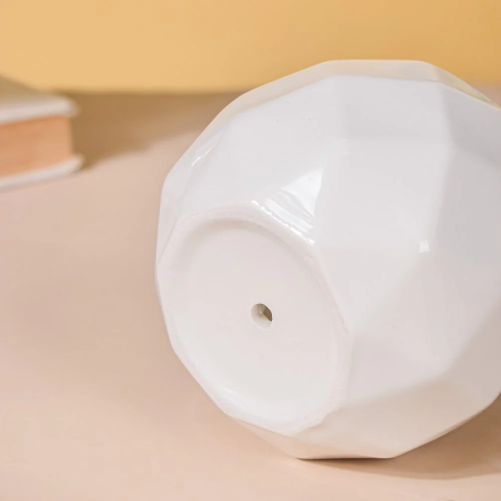 White Ceramic Planter Diamond Pattern Set Of 4 - Image 7