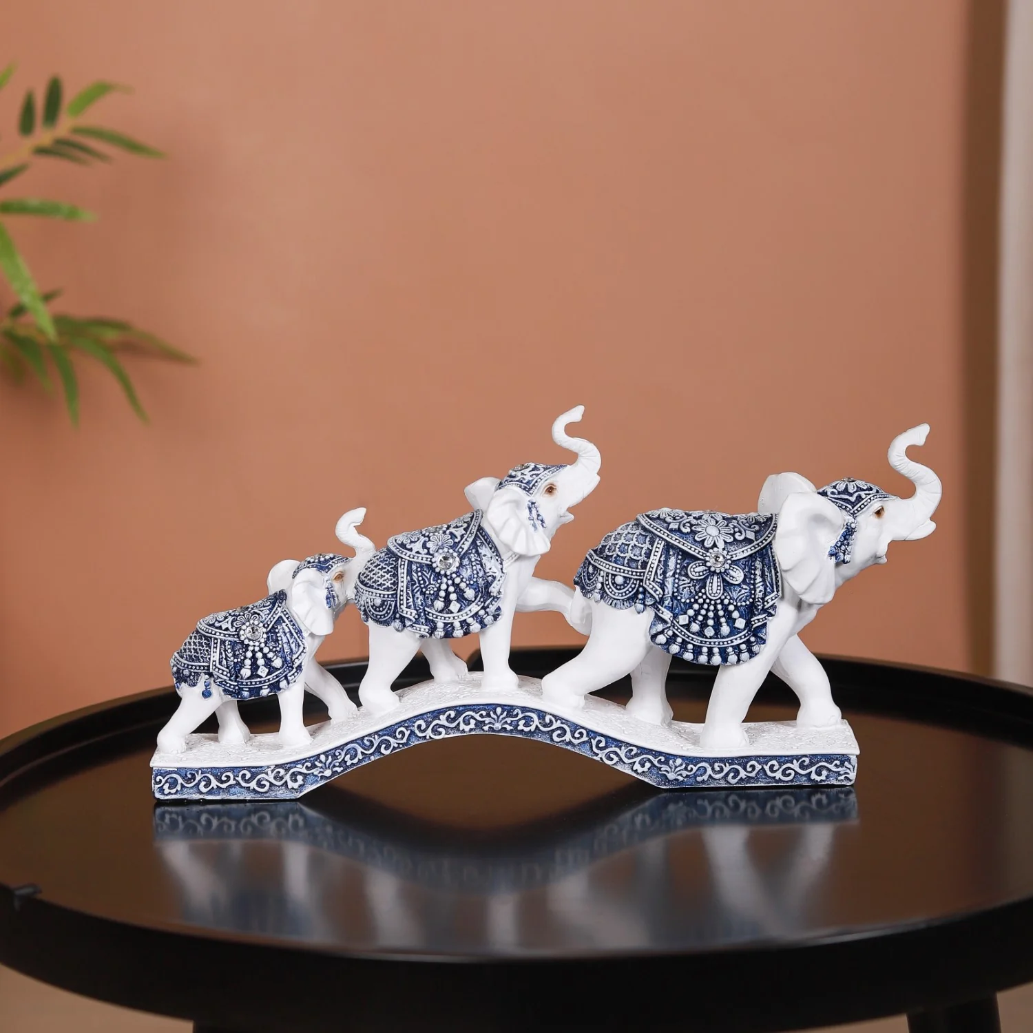 White Elephant Family Showpiece - Image 2