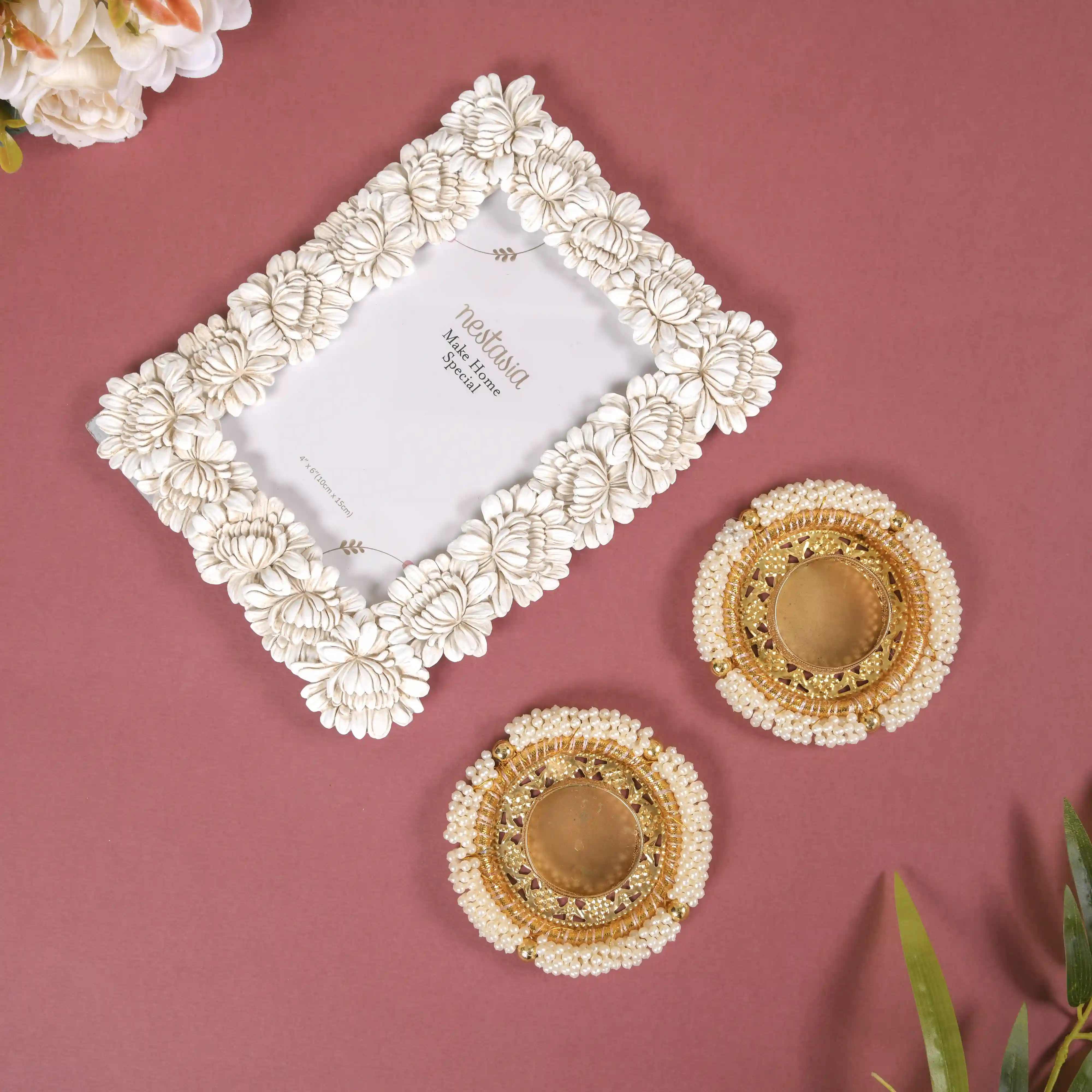White Frame Tealights Purity Gift Set 3 - Image 2