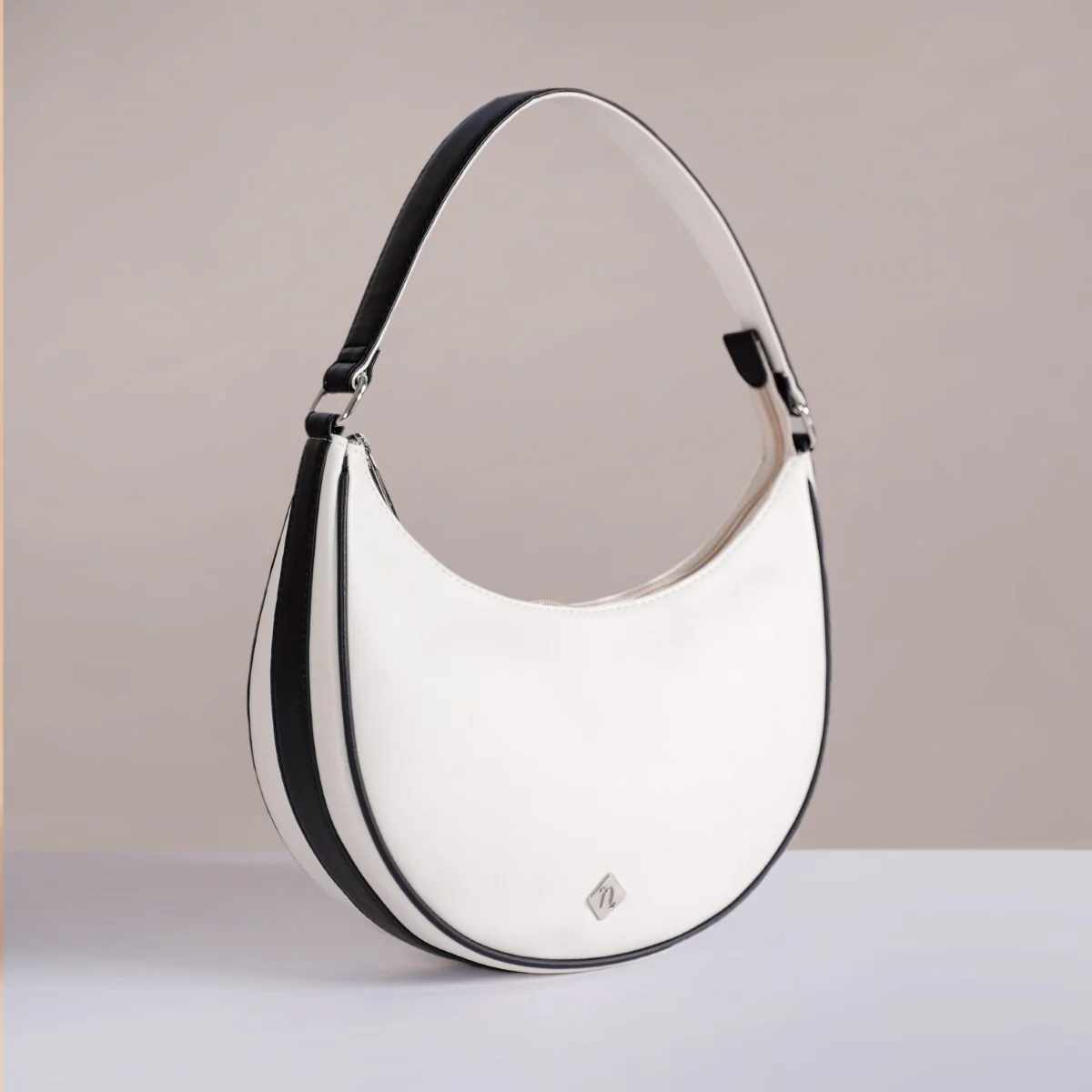 White Half Moon Shoulder Bag - Image 10